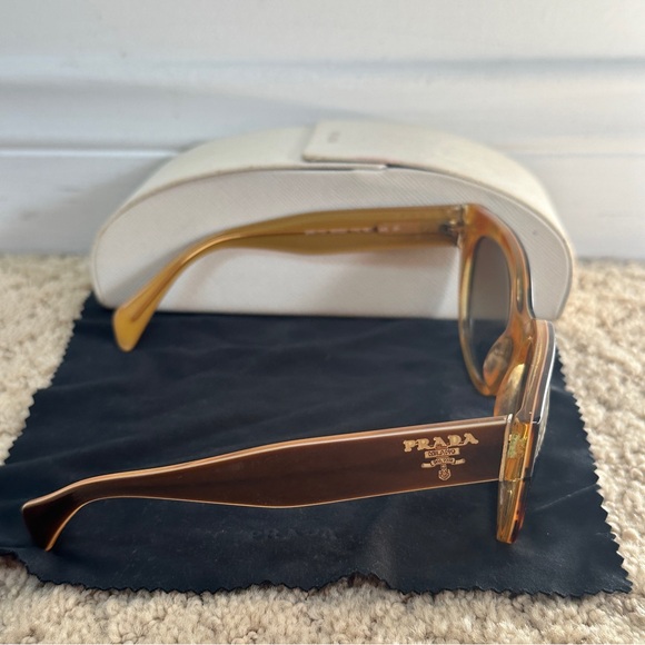 Prada Brown Tortoiseshell Polarized Sunglasses SPR 17O with original case & box main image 2